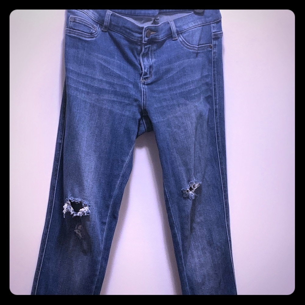 NY&Co Jean legging- very stretchy, distressed knee